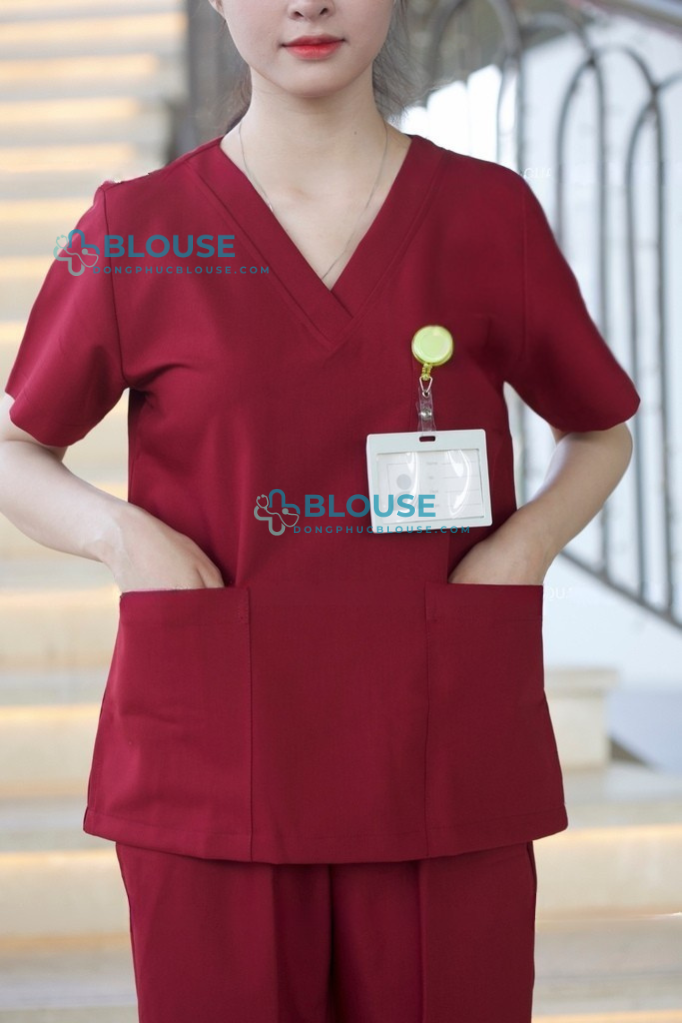 Bộ Scrubs Cổ Tim Màu Đỏ Đô Cao Cấp - Mã SC07