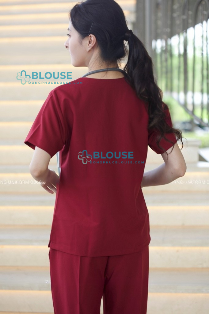 Bộ Scrubs Cổ Tim Màu Đỏ Đô Cao Cấp - Mã SC07