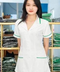 Áo Blouse Dược Sĩ Cộc Tay Viền Xanh Lá Cây